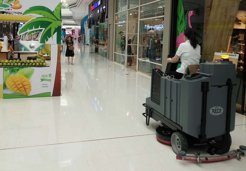 江西大型清潔設備多功能洗地機和電動<a href=http://m.llamkos.com target=_blank class=infotextkey>掃地車生產廠</a>