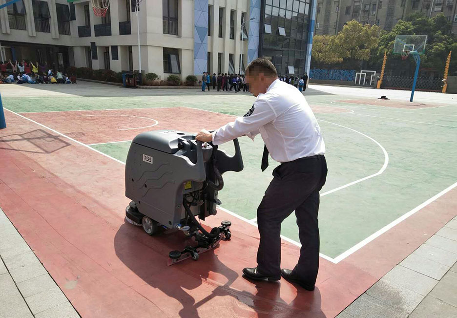 江西大型清潔設備多功能洗地機和電動<a href=http://m.llamkos.com target=_blank class=infotextkey>掃地車生產廠</a>